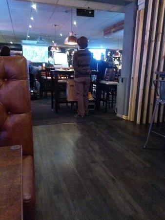 TJ's BAR & GRILL