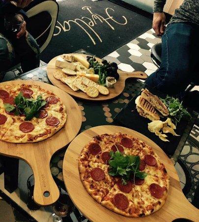 Huellas Wine & Champagne Bar