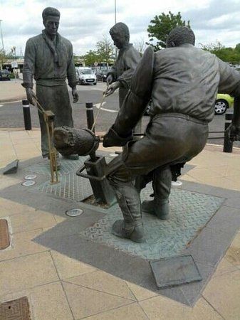 Teeming Statue