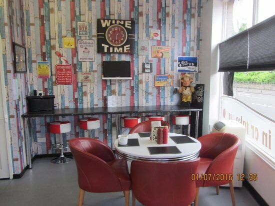 Retro's Cafe